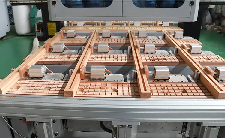 CNC 단단한 목재 슬롯 밀링 머신 23