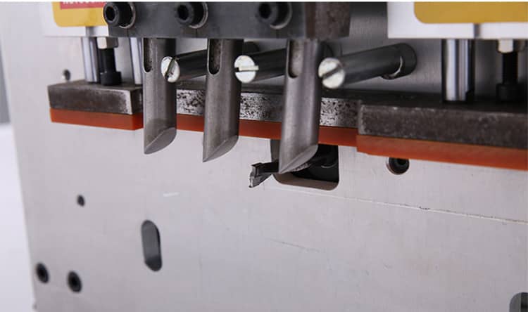 나무를위한 구멍 만들기 기계