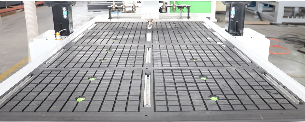 5.5KW 냉각 펌프가있는 진공 및 T 슬롯 테이블
